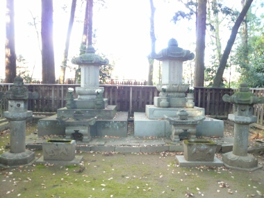 柳沢吉保の墓
