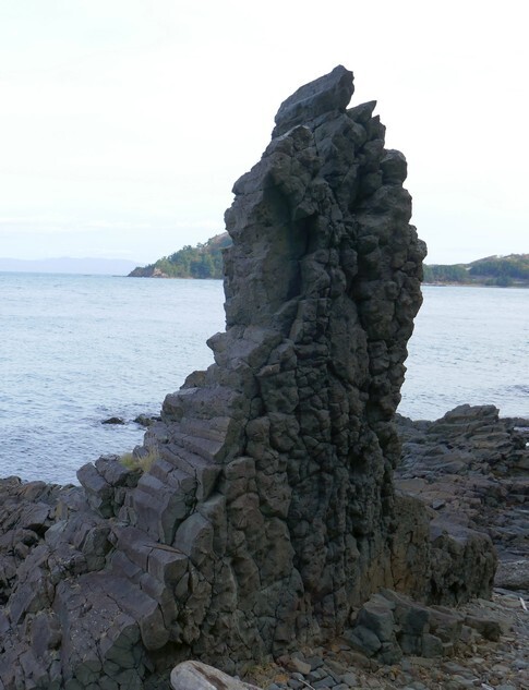 けむし岩2.jpg