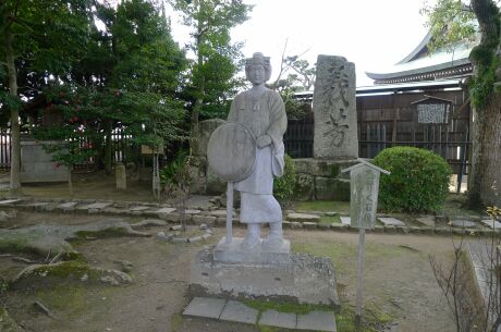 大石りく像.jpg