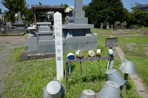 新納旅庵の墓2.jpg