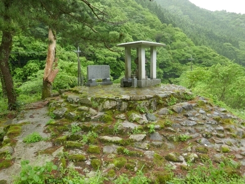金持景藤の墓3.jpg